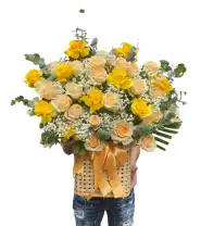 Giỏ Hoa Chúc Mừng Tone Vàng - Mã: I-153 - Giá: 600.000đ