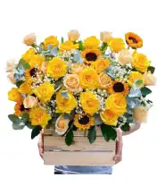 Giỏ Hoa Chúc Mừng Mix Vàng Hướng Dương