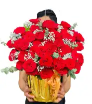 Giỏ Hoa Chúc Mừng Tone Đỏ Kem